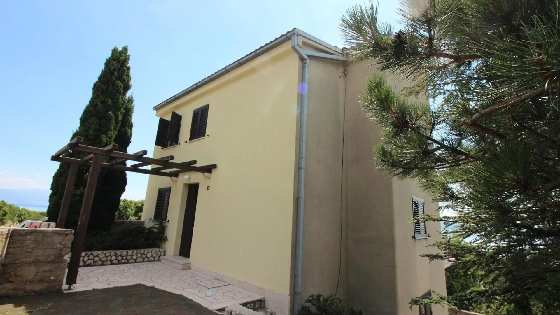 Apartment Fuer Zwei Erwachsene Und Zwei Kinder Novi Vinodolski