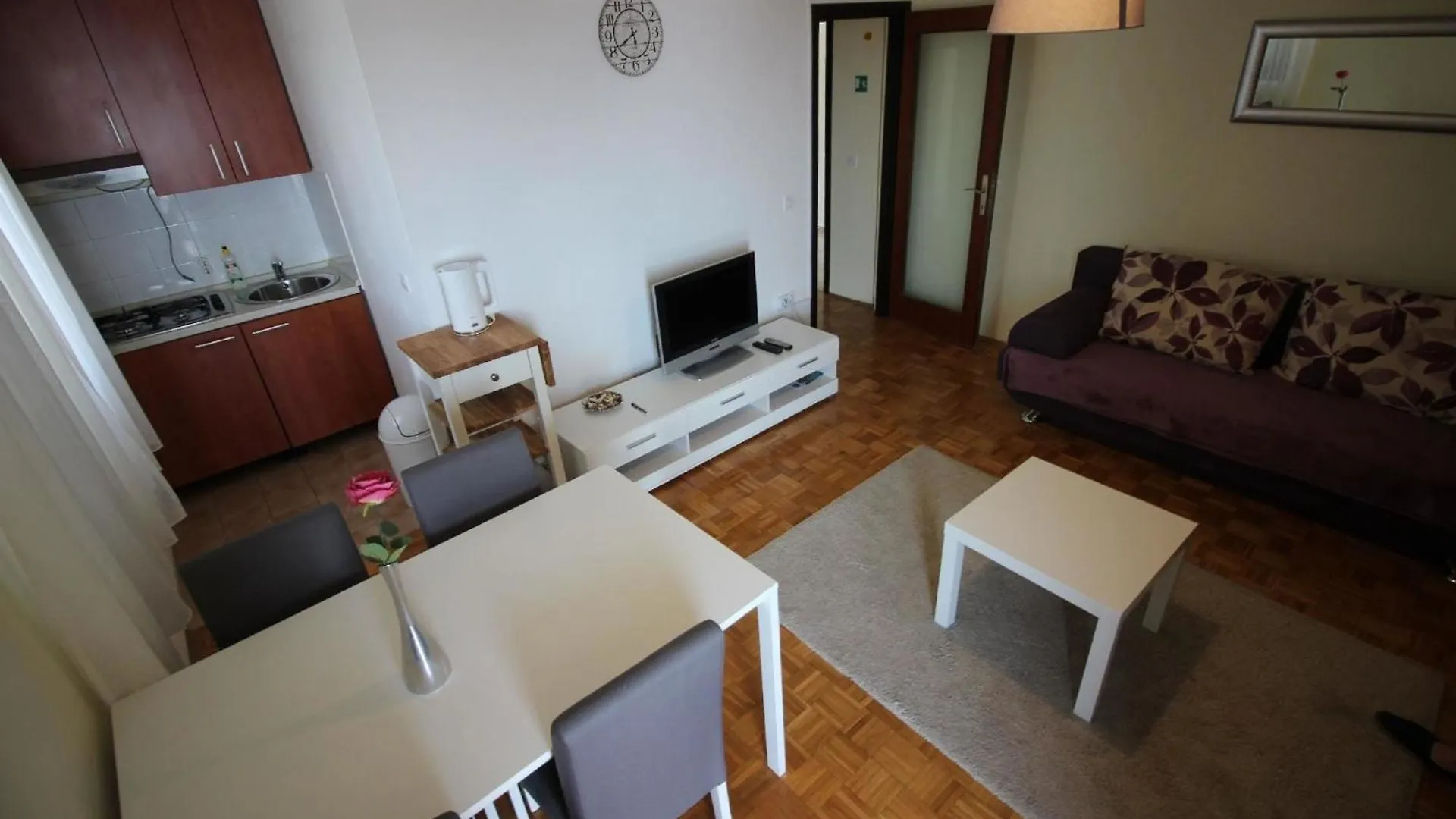 Apartment Fuer Zwei Erwachsene Und Zwei Kinder Novi Vinodolski