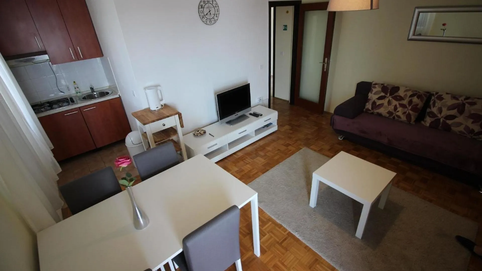 Apartment Fuer Zwei Erwachsene Und Zwei Kinder Novi Vinodolski
