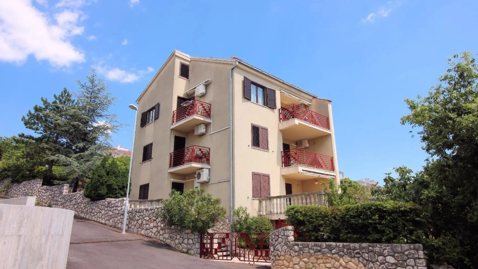 Apartment Fuer Zwei Erwachsene Und Zwei Kinder Novi Vinodolski